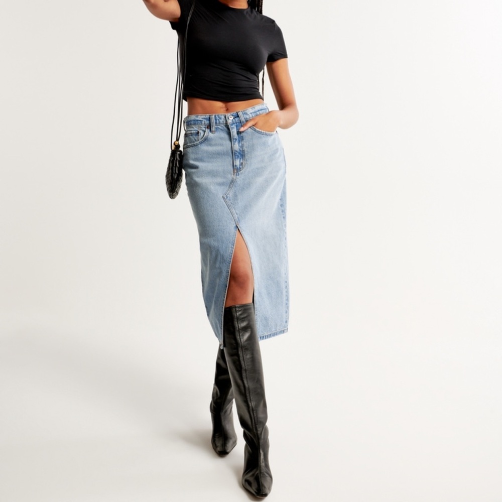 Abercrombie & Fitch denim midi skirt - no tag but never worn
